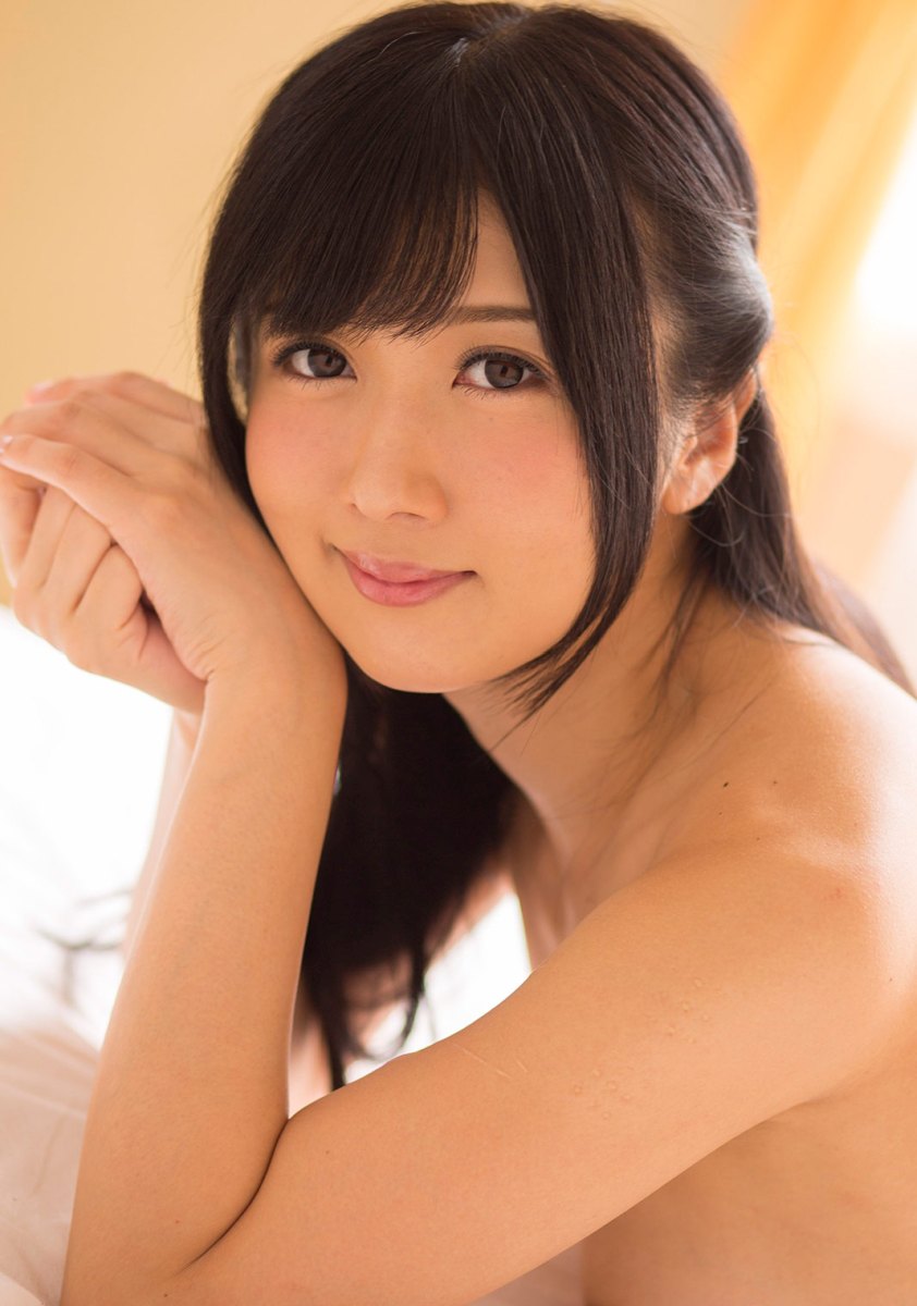 Gorgeous hottie Hibiki Ohtsuki nude in Little Pink Bow  in All Gravure set Little Pink Bow