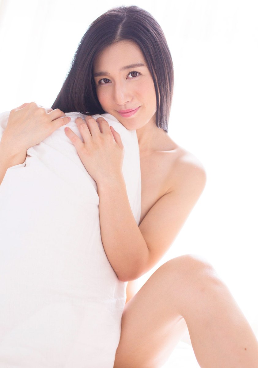 Fantastic charmer Furukawa Iori gets nude and nasty in Swallowed By Light 2  in All Gravure set Swallowed By Light 2