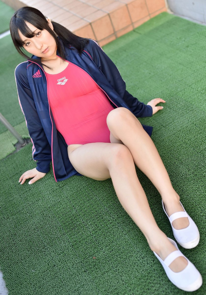 Cute doll allgravure girl Sirano Hatoko delights us in Back On Campus  in All Gravure set Back On Campus