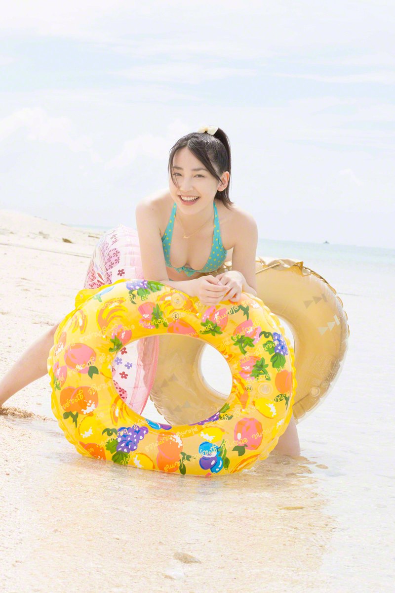 Adorable and playful girl You Kikkawa naughty in Beach Vacation  in All Gravure set Beach Vacation