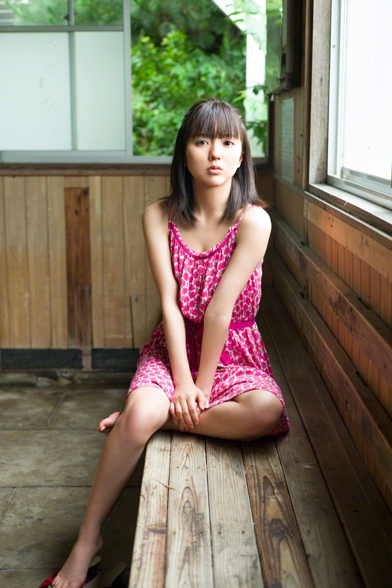 Graceful all gravure model Erina Mano bares her smoking hot body in First Date  in All Gravure set First Date