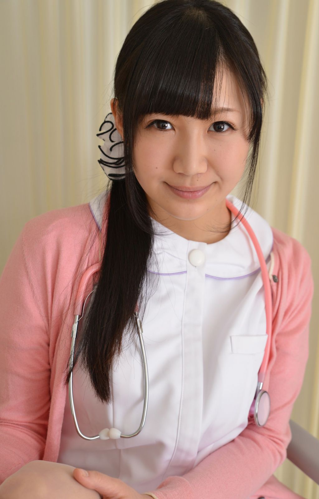 Gorgeous beauty Maki Hoshikawa seductive in Medical Attention  in All Gravure set Medical Attention