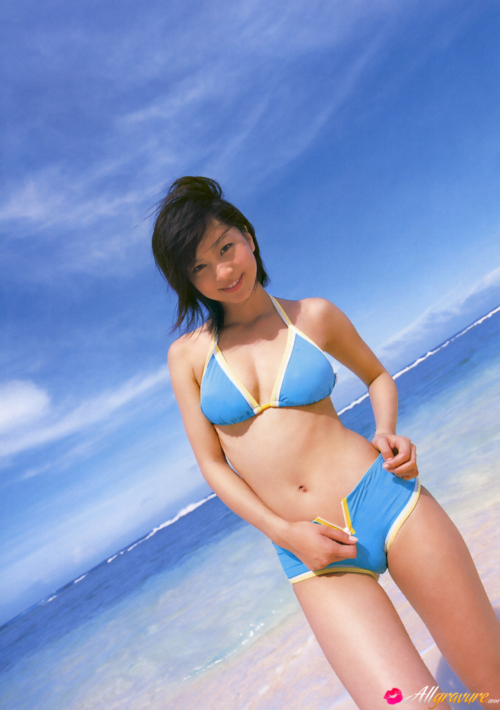 Adventurous and daring angel Misako Yasuda charming in Le Soleil  in All Gravure set Le Soleil