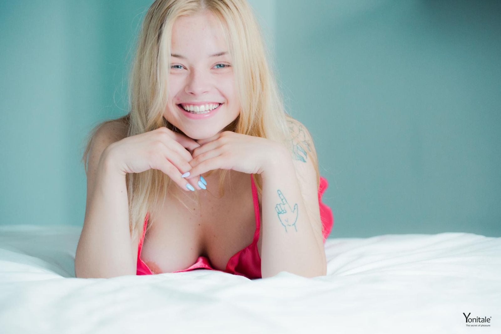 Tattooed blonde Bianca Y takes off her pinky sleeping clothes waiting for you to join her  in Yonitale set Pink Candy Part 1