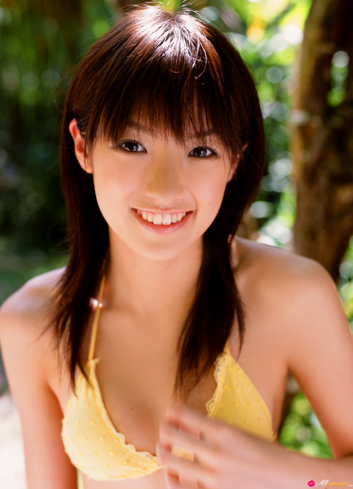 Sweet and charming damsel Akina Minami dazzles us with her sexy body in Angelic Smile  in All Gravure set Angelic Smile