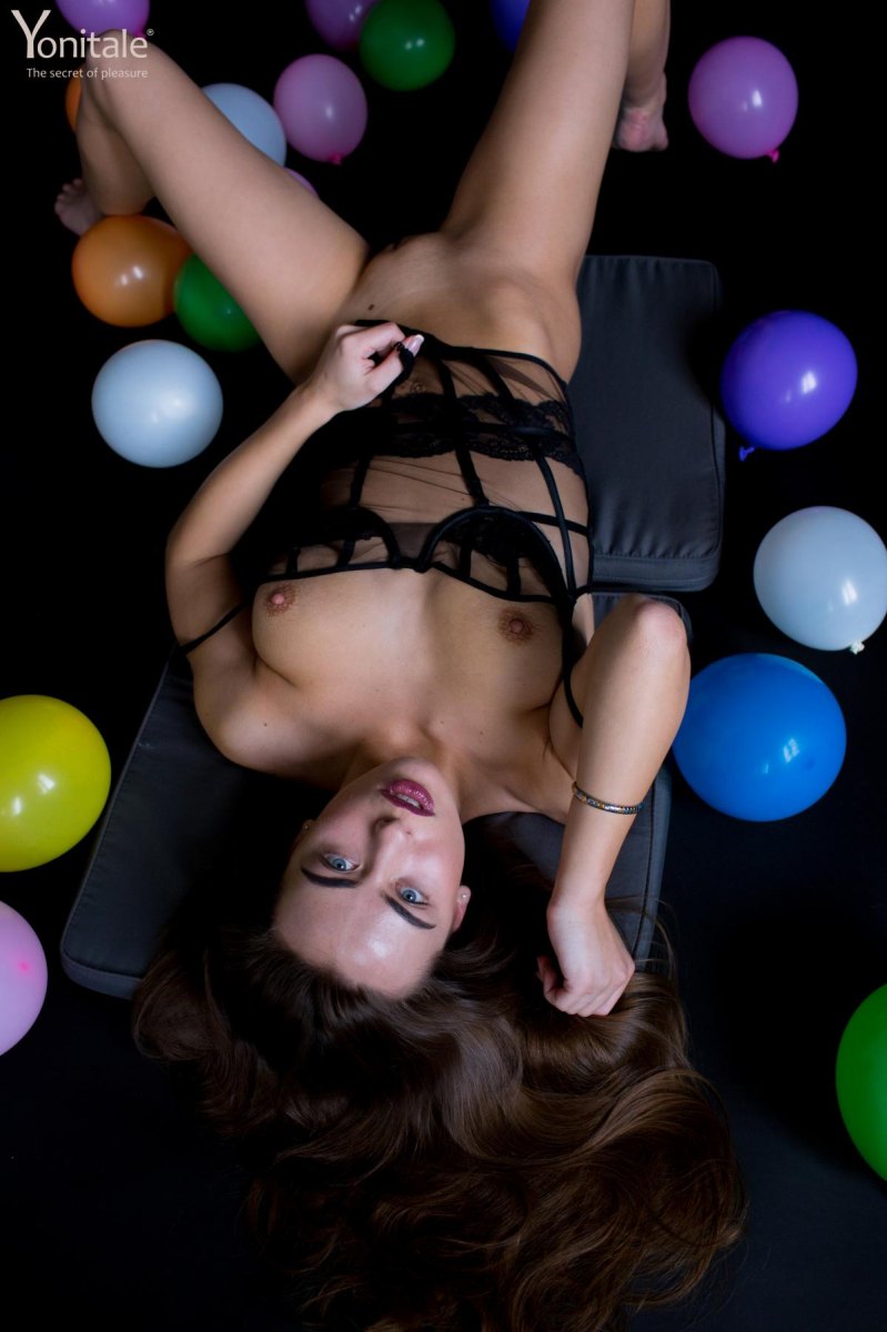 Helen Y shows us her body in very nice solo action  in Yonitale set Rainbow Bubbles