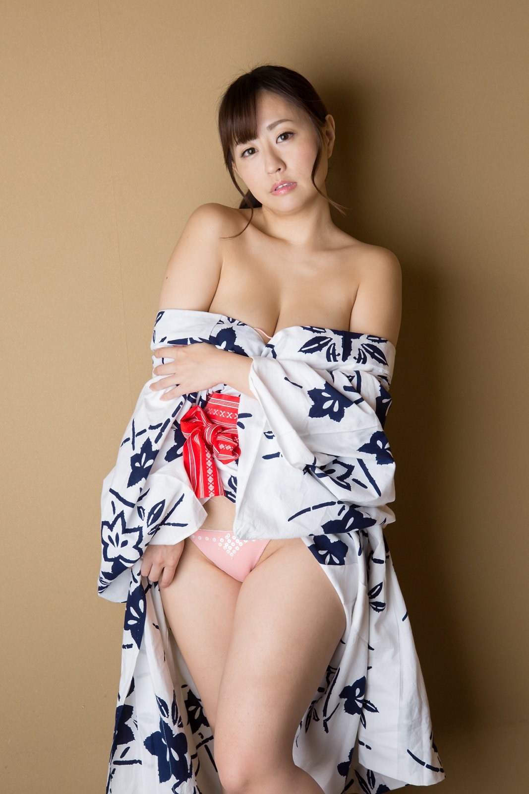 Beautiful all gravure girl Tama Mizuki shows off her stunning body in Mommys Pleasure  in All Gravure set Mommys Pleasure