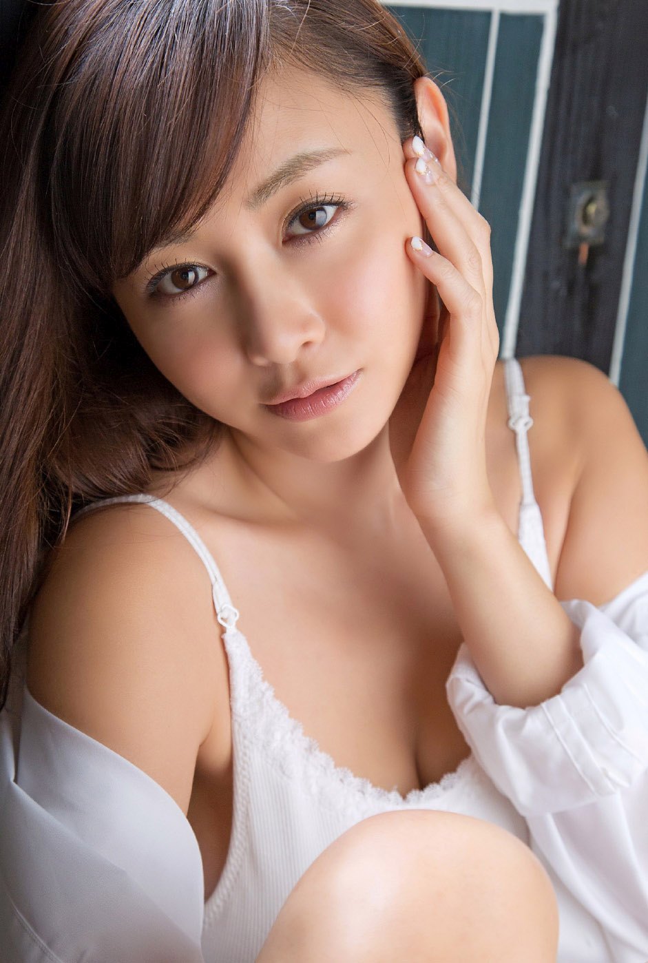 Romantic and effortlessly beautiful all gravure beauty Anri Sugihara posing in Lets Be Together  in All Gravure set Lets Be Together