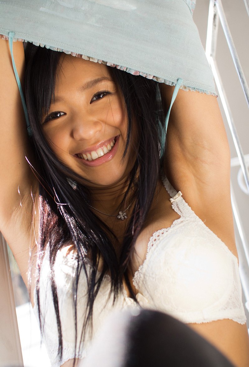 Fantastic vixen Nana Ogura posing in Summer Light 1  in All Gravure set Summer Light 1