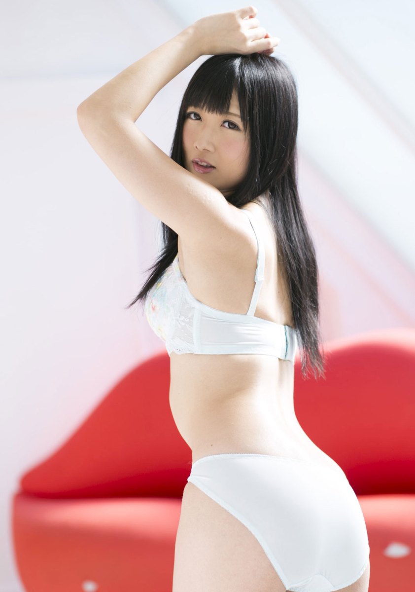 Sexy yet charming Allgravure Beauty Oshimi Hibiki naughty in Big Red Couch  in All Gravure set Big Red Couch