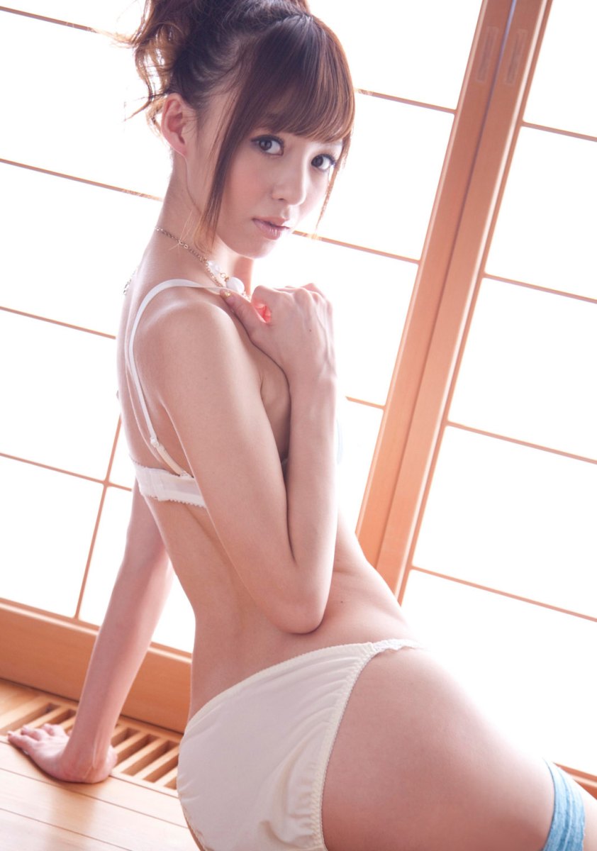 Sexy yet charming girl Hoshi Ai shows off her gorgeous body in Crystal Necklace  in All Gravure set Crystal Necklace