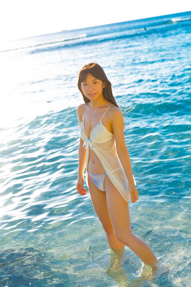 Adorable and playful vixen Marina Nagasawa shows off her gorgeous body in Daughter Of Sun  in All Gravure set Daughter Of Sun