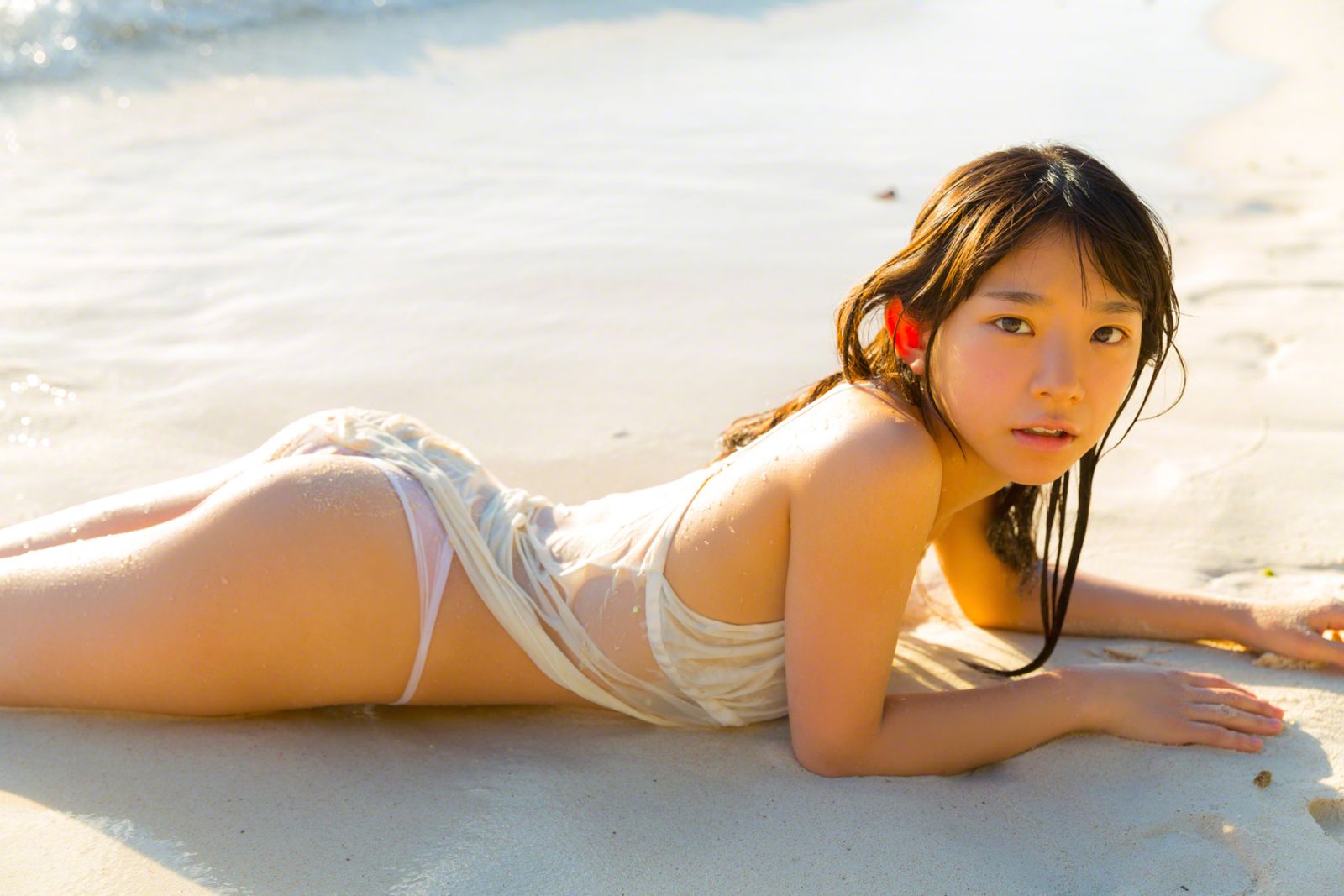 Adorable and playful vixen Marina Nagasawa shows off her gorgeous body in Daughter Of Sun  in All Gravure set Daughter Of Sun