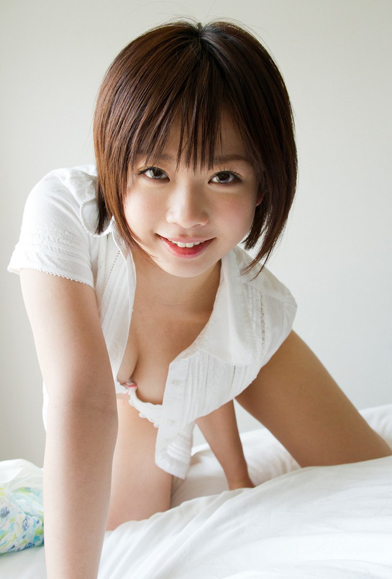 Top class hottie Mana Sakura erotically poses in I Love Mana  in All Gravure set I Love Mana