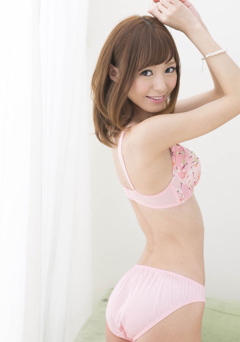 Sexy yet charming all gravure model Koji Aisano naughty in Tiny Figure  in All Gravure set Tiny Figure