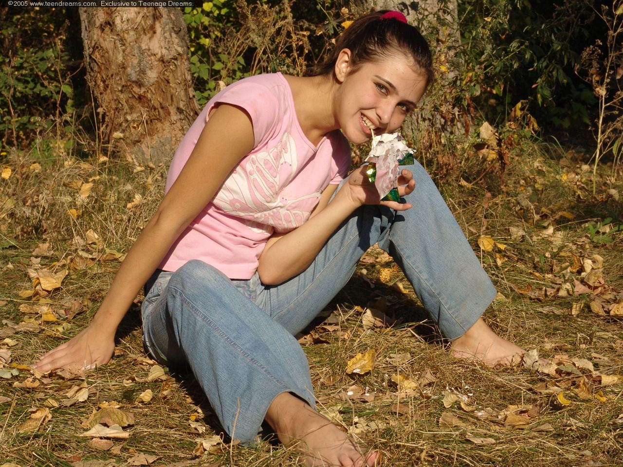 Nature girl Nutella strips in the woods