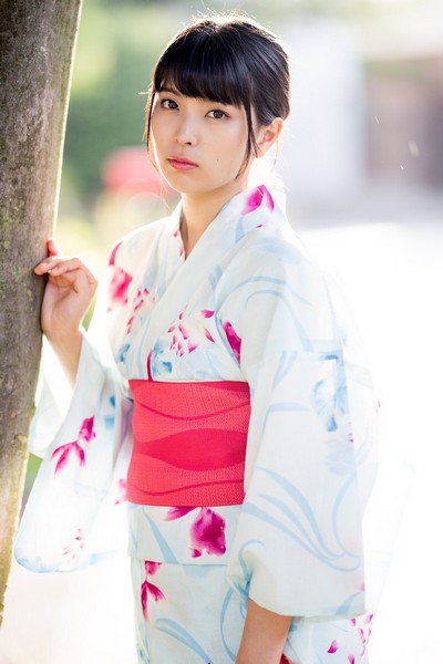 Adorable and playful damsel Miharu Mochizuki bares her smoking hot body in Mochi Kimono  in All Gravure set Mochi Kimono