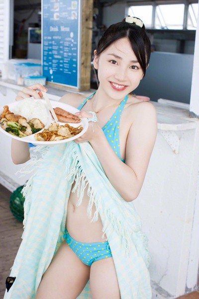 Adorable and playful girl You Kikkawa naughty in Beach Vacation  in All Gravure set Beach Vacation