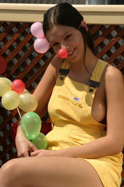 Outdoor balloon fun with Eva